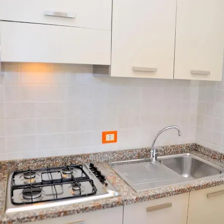 Seaside Bright Flat With Terrace - Beahost * Μπιμπιόνε
